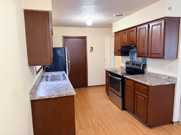 1 Sunfish Ct APT 3