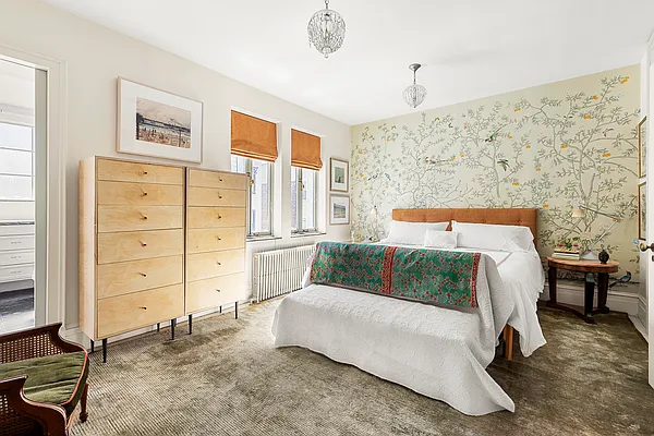 Sold by Compass | media 22