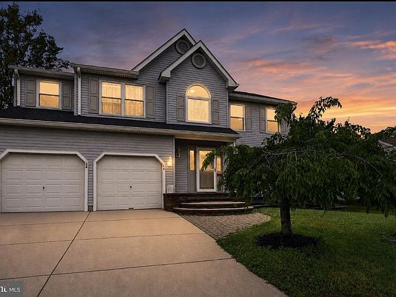 2nd image of 16 Whitehaven Dr