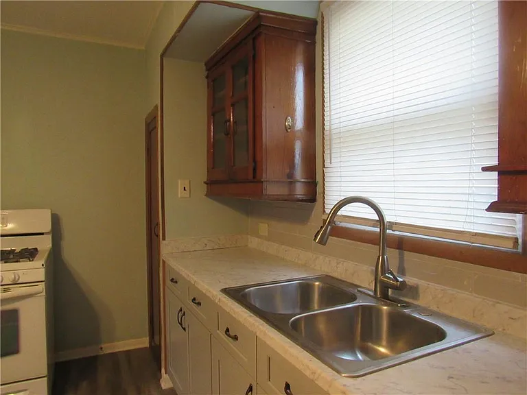 605 Bellanger St — Photo 14