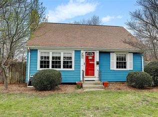 90 Crescent View Ave, Riverside, RI 02915