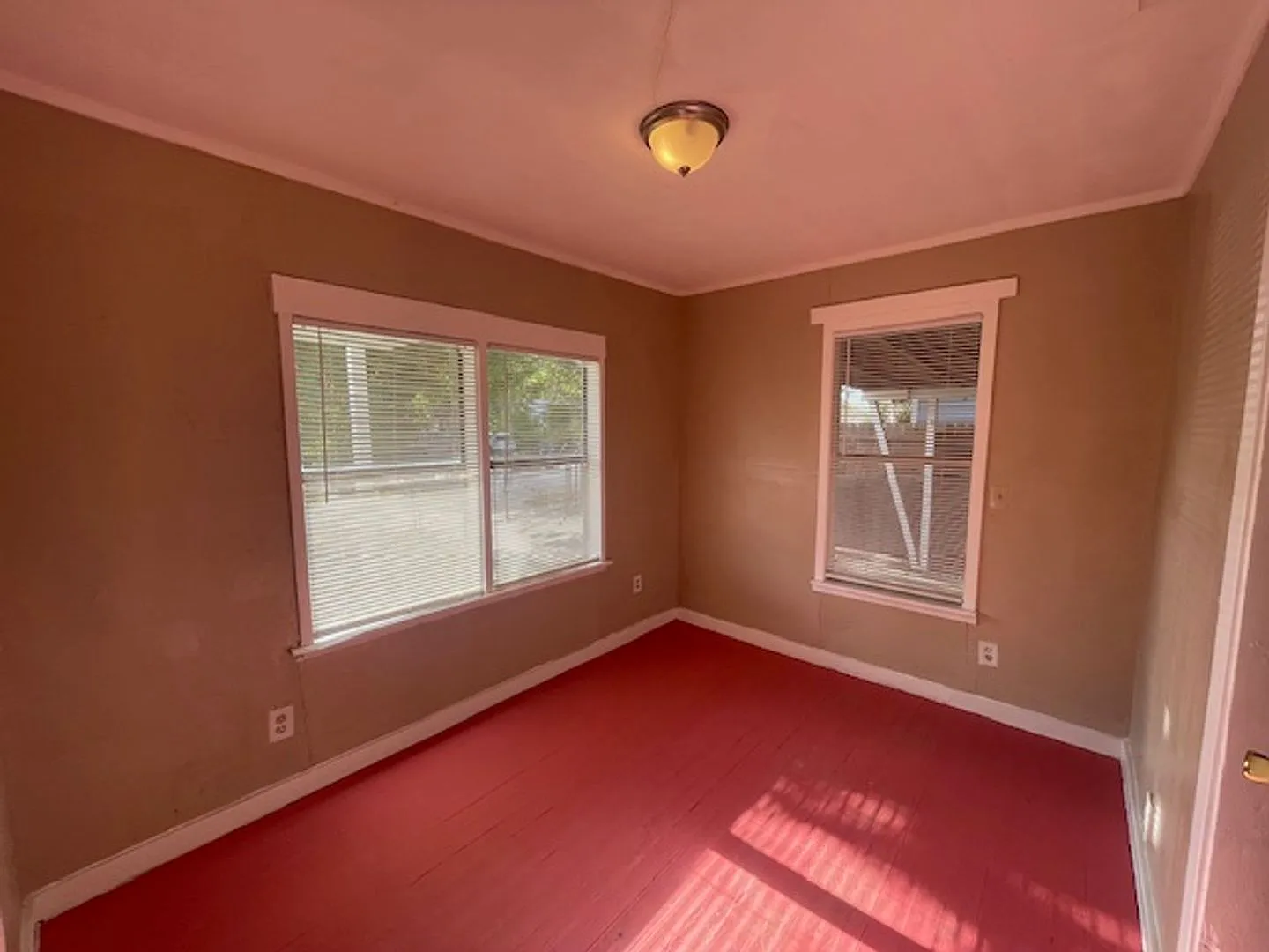 Move in ASAP-3 bedroom-1/2 off first months rent — Photo 4