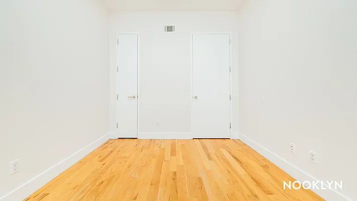 Rented by Nooklyn NYC LLC | media 4