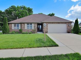 2641 Dogleg Dr, Chesterton, IN 46304