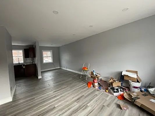 3rd image of 216-15 115th Ter