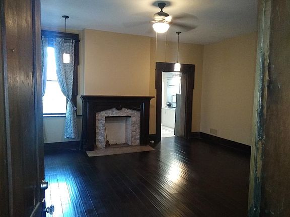 3rd image of 1026 E Mound St #A