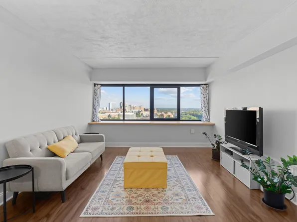 1920 S 1st St APT 1508, Minneapolis, MN 55454