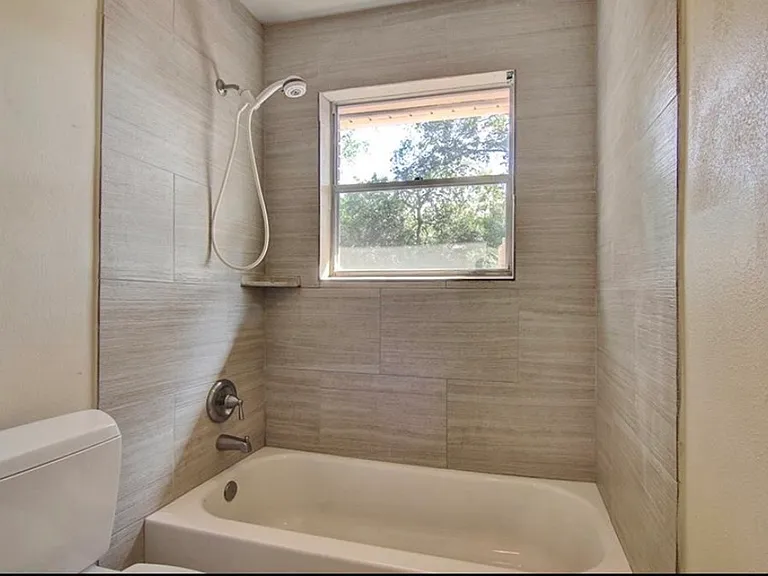 3212 Golfing Green Dr — Photo 11