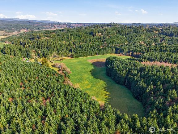 3rd image of 211 Echo Road