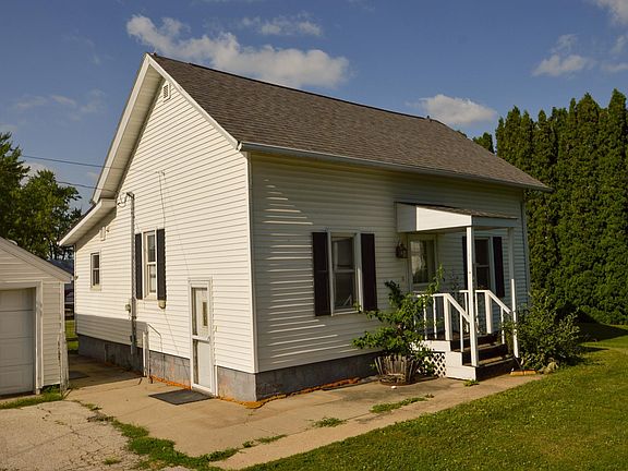 4th image of 110 Grant St