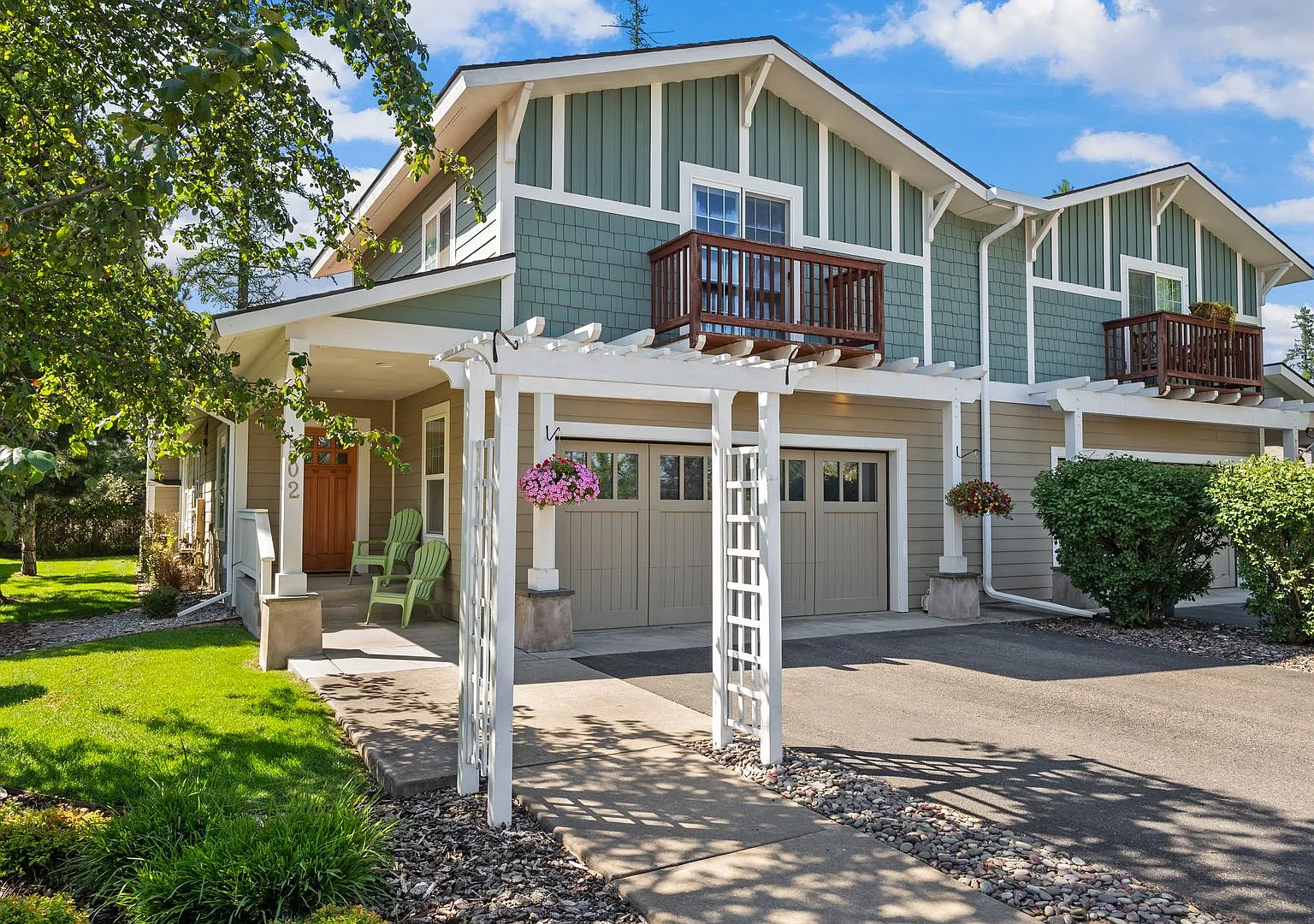 Furnished 2 BR + Den/2.5 BA Whitefish Townhome Available October 1, 2026-May 31, 2027 — Photo 2