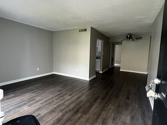 4th image of 42 Glades Cir Floor 42