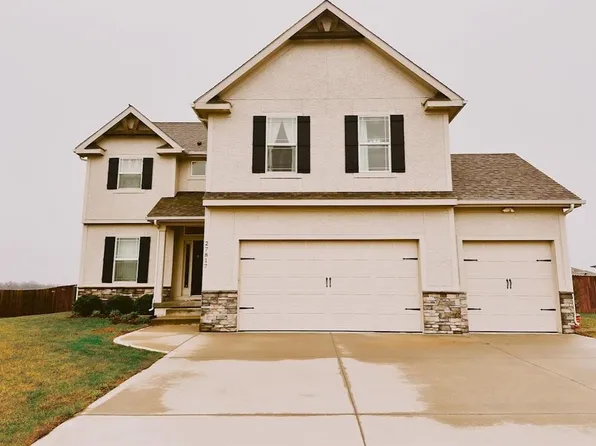 27817 E 133rd St, Lake Lotawana, MO 64086