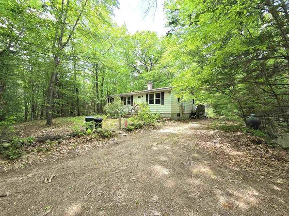 72 Freeman Hall Road, Nottingham, NH 03290