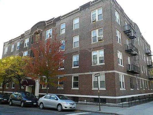Sold by Century 21 City View | media 11