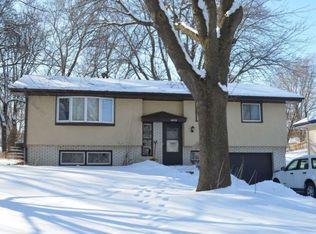 6573 Annapolis Ln N, Maple Grove, MN 55311