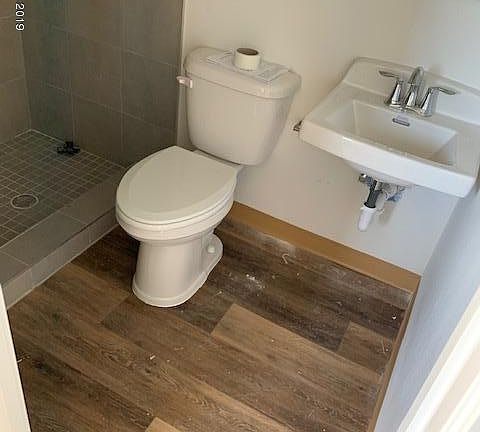 5th image of 2421 Stone St #204