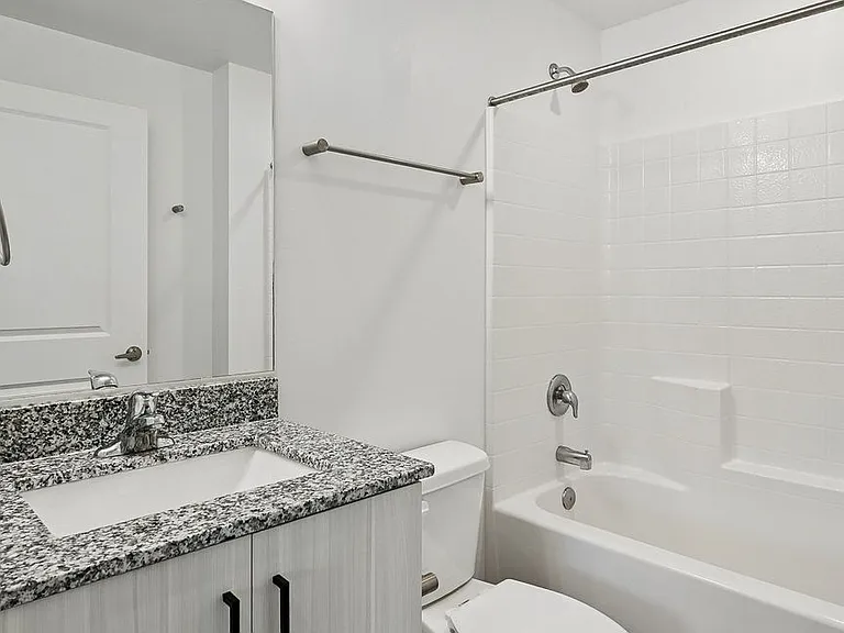 118 N 400 W — Photo 37