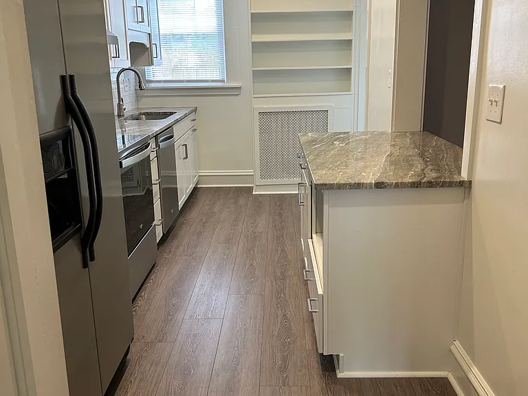 7 S Dooley Ave — Photo 4