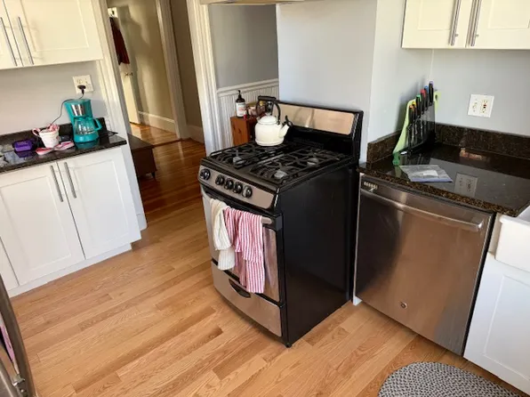 139 Columbia St #3R, Cambridge, MA 02139