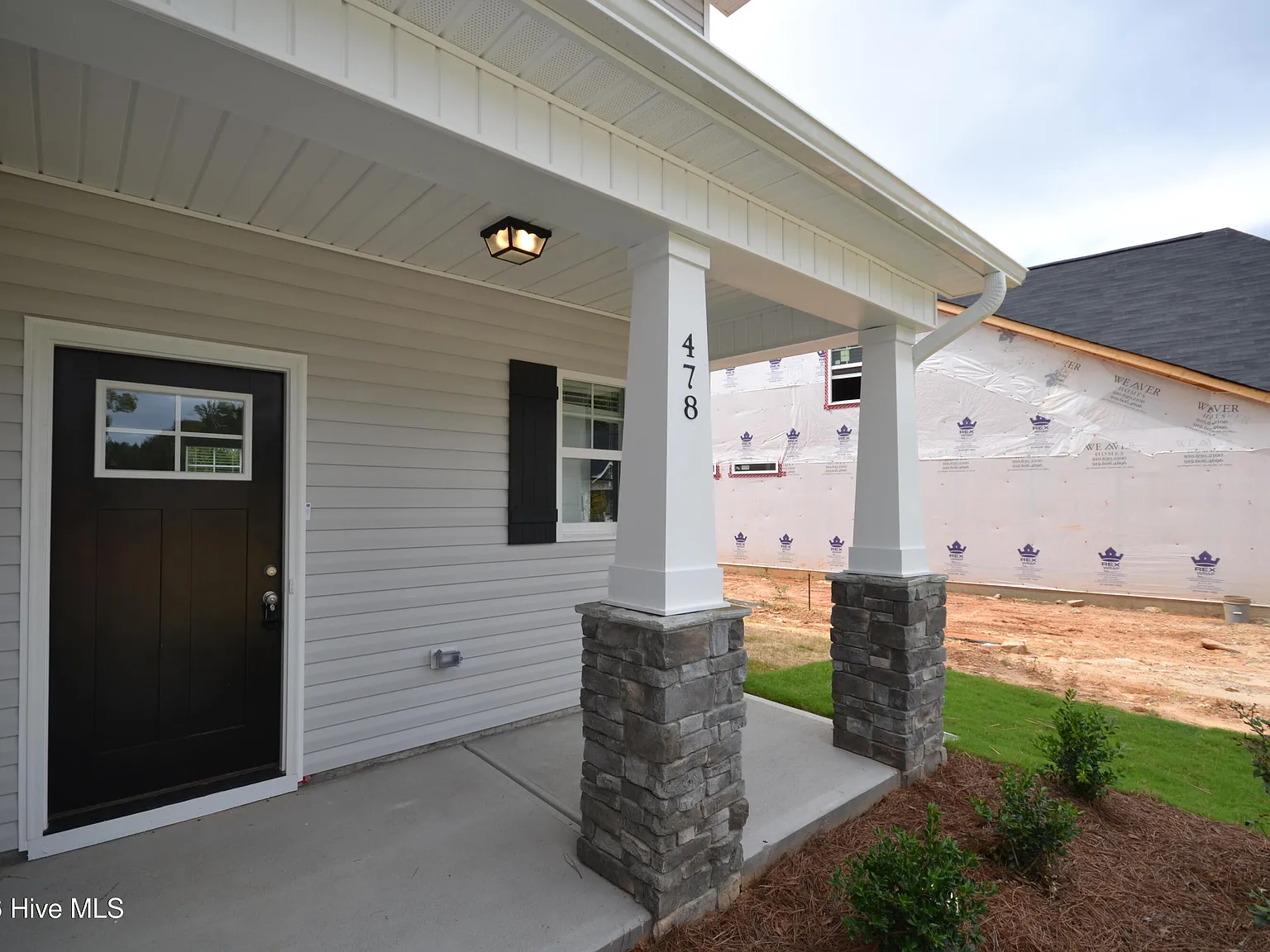 4 bed, 2.5 bath, $2,150 — Photo 2