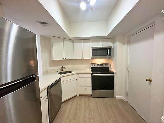 5th image of 50 SW 3rd Avenue #110