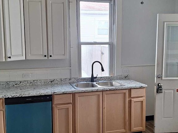 5th image of 8590 Broadway St