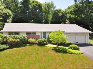 19 Tanglewood Rd, West Hartford, CT 06117