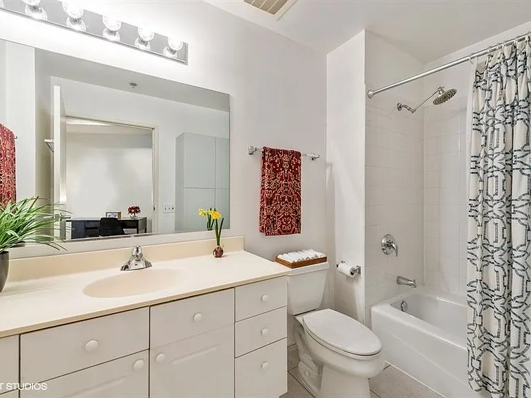 1720 Maple Ave #409 — Photo 9