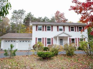 112 Wineberry Ln, Malta, NY 12020