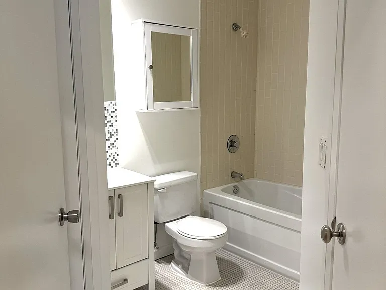 111 Elizabeth St #1501 — Photo 12