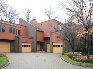 27 Old Quarry Rd #18, Englewood, NJ 07631