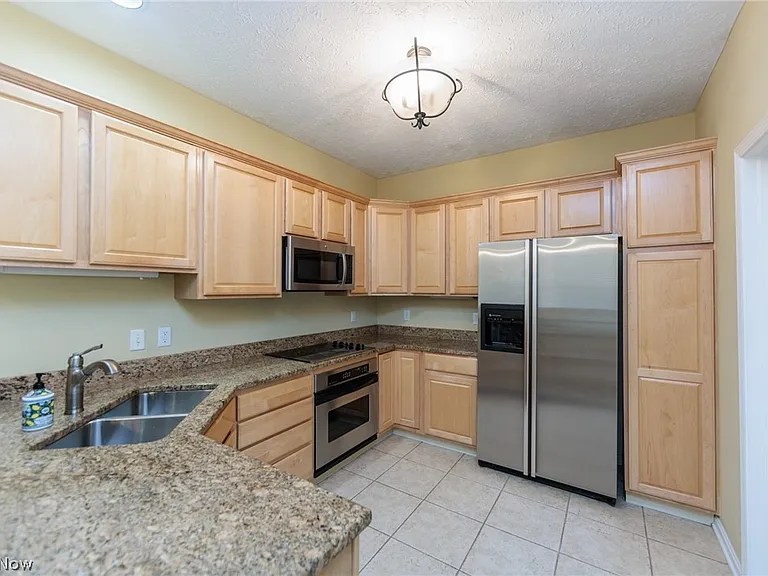 2601 Wyndgate Ct — Photo 6