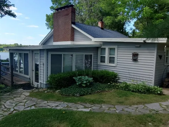 2681 N Lakeview Dr, Hale, MI 48739