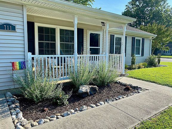 3rd image of 711 Whisperwood Dr