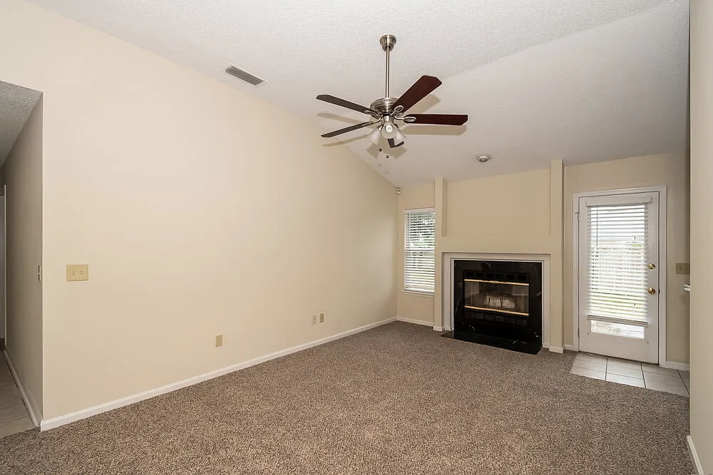Building Photo - 407 Rolling Rock Ct