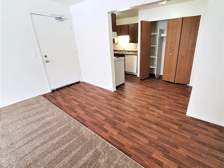 Woodland Place Apartments — Photo 56