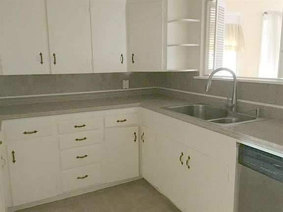 2nd image of 2608 Greenway Dr