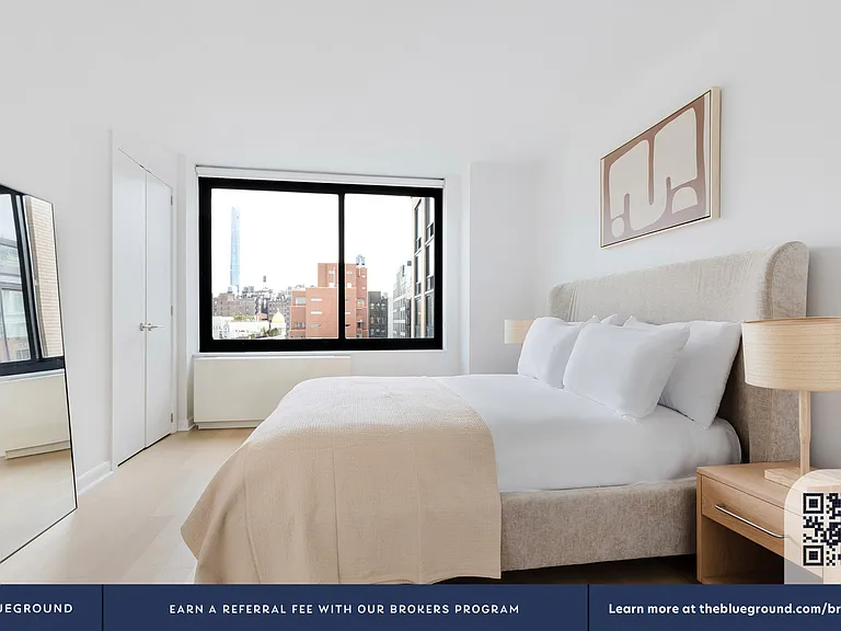 180 W 20th St #14H — Photo 14