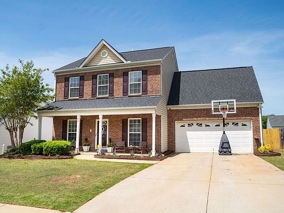 4th image of 242 Dartmoor Dr