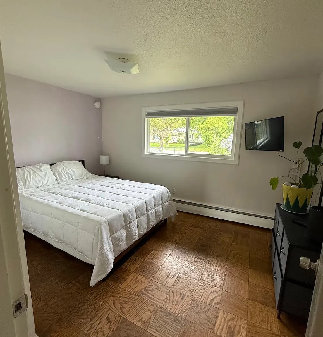 3 bed, 1296 sqft, $2,800 — Photo 4