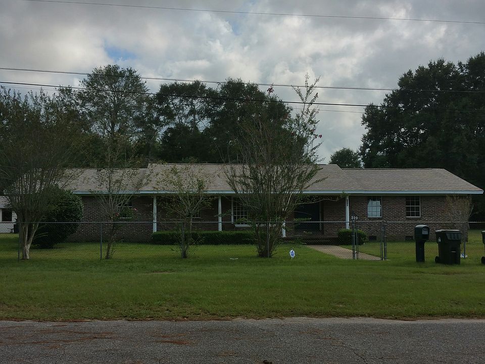 1st image of 229 Sprague Dr