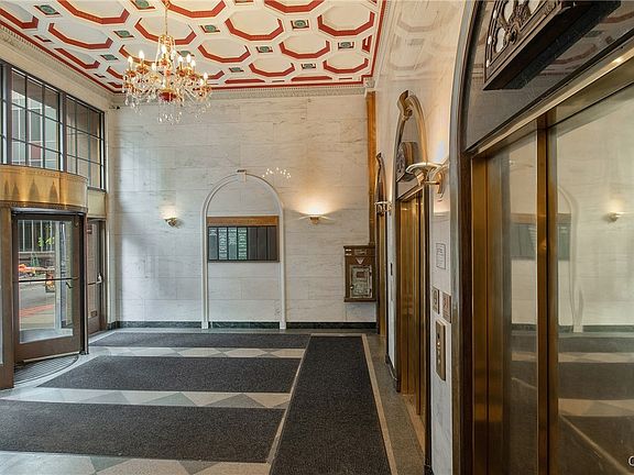 3rd image of 108 W Jefferson St APT 706