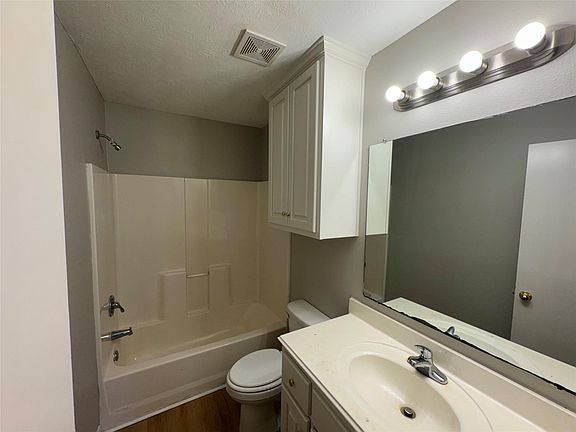 5th image of 16324 Sun View Ln