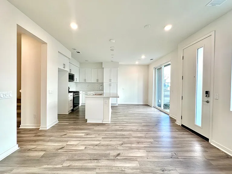 3741 S Allston Paseo #2 — Photo 4