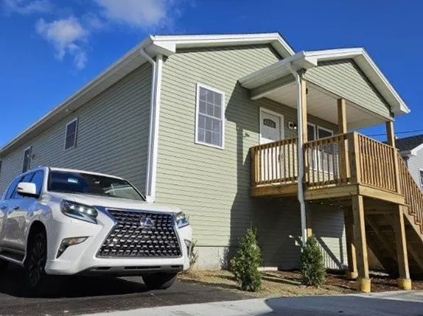 37 Ford St, Providence, RI 02907