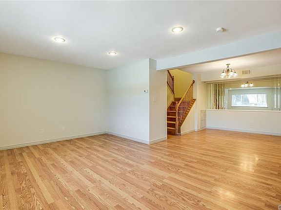 3rd image of 230 Feller Dr