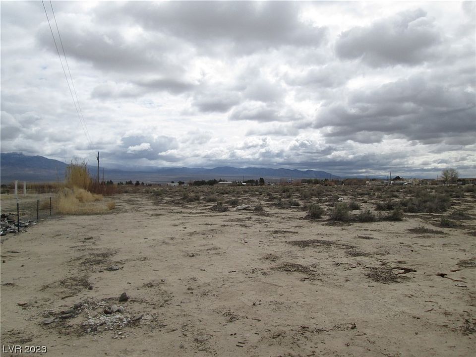 1st image of 2410 W Nye Rd