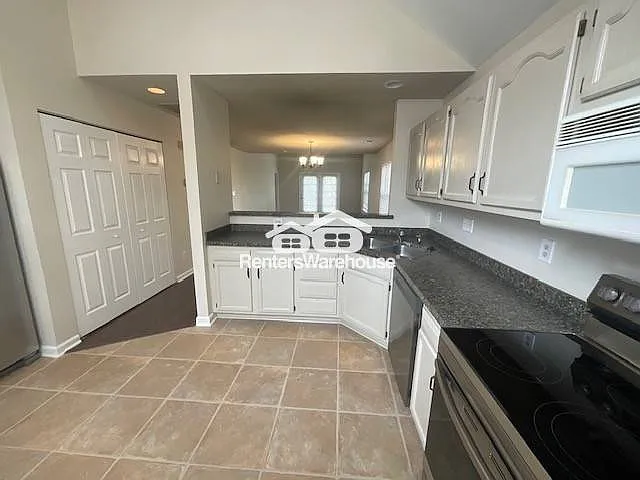 9000 Scotch Heather Way — Photo 10