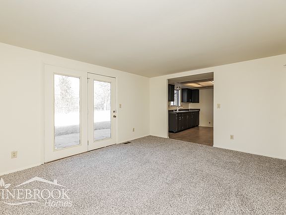 3rd image of 7383 Damascus Dr